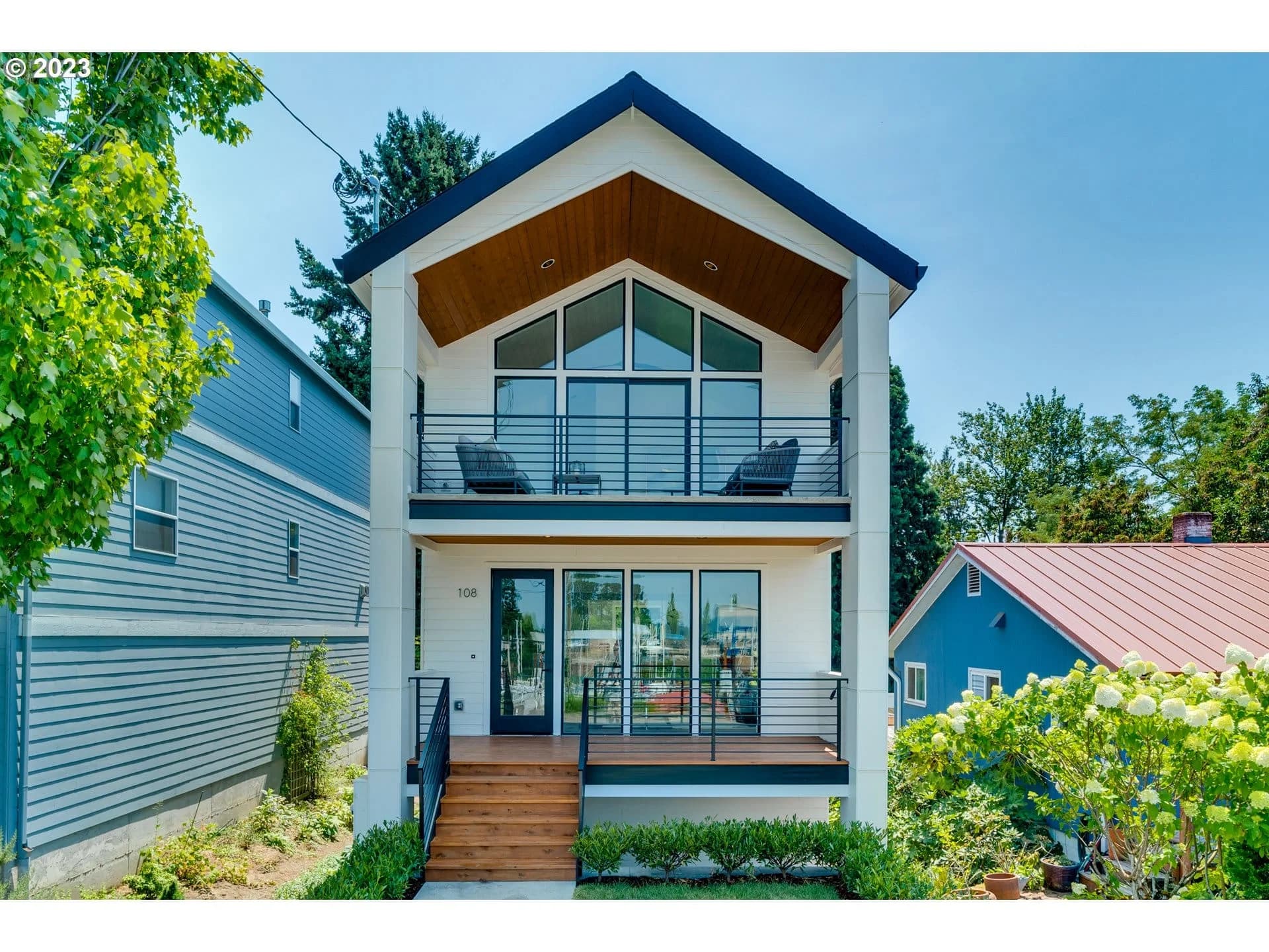 108 NE Bridgeton Road - Photo 1