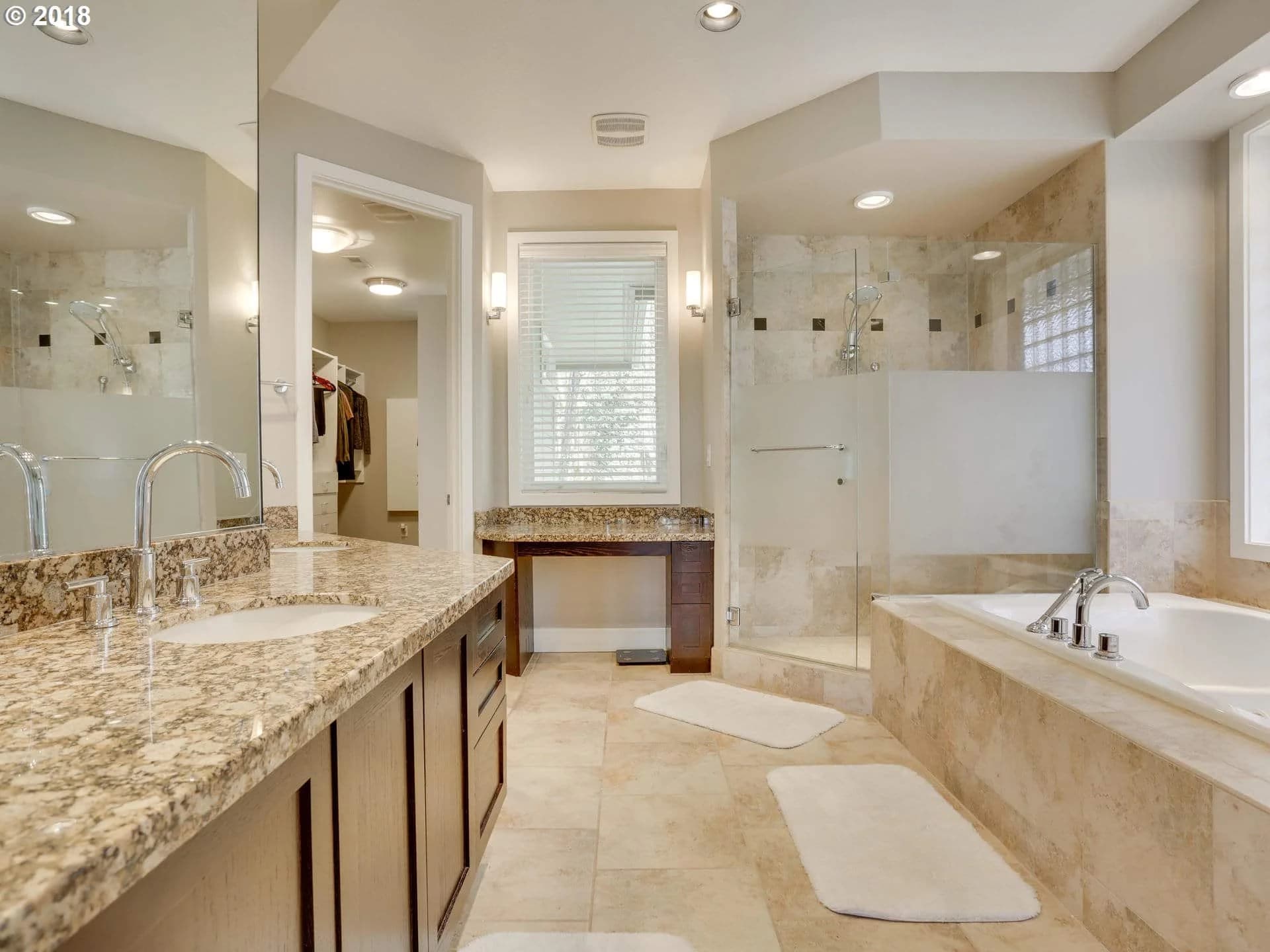 120 SW Moonridge Place - Photo 17