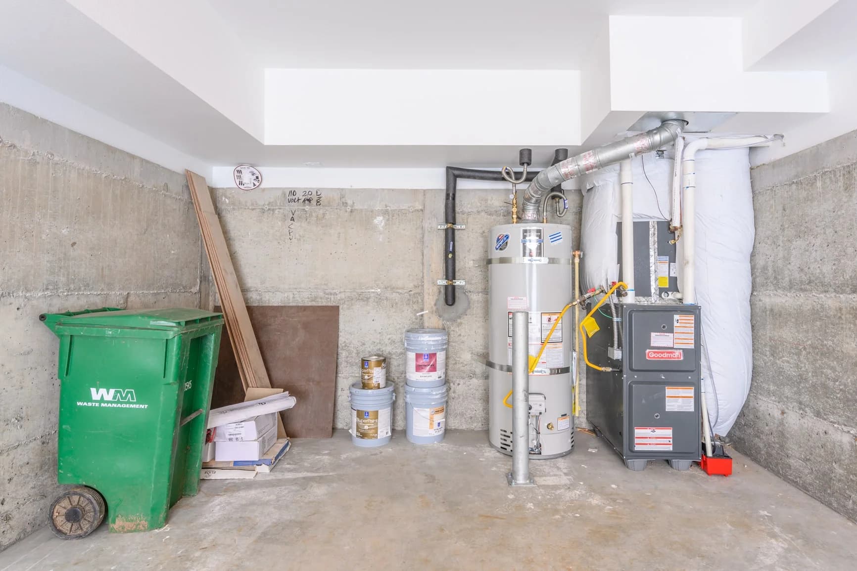 1886 NE Holman St - Photo 16