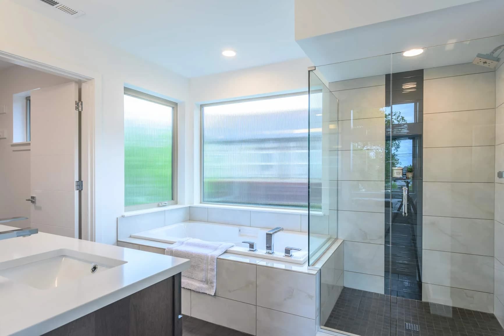 1886 NE Holman St - Photo 19