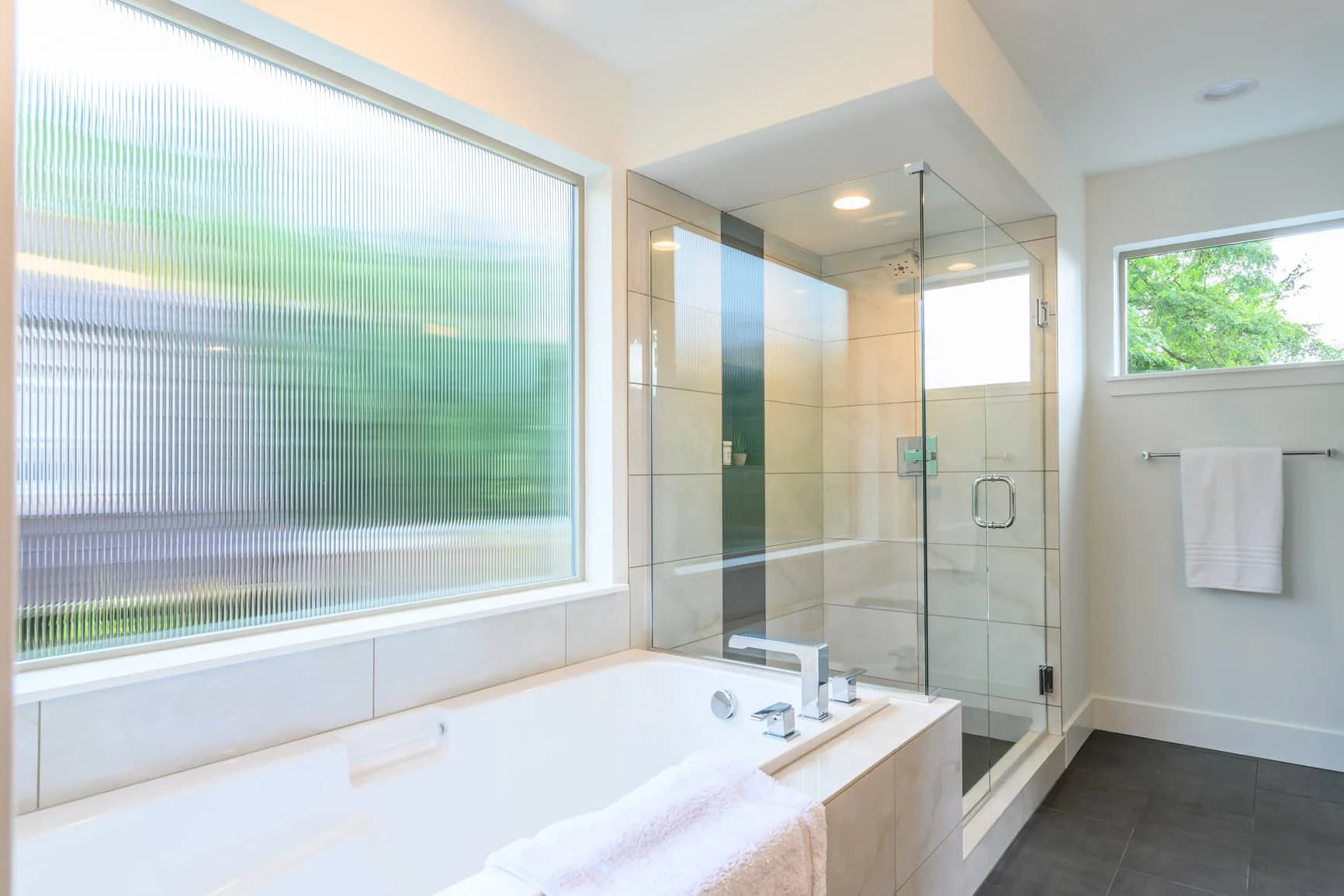 1886 NE Holman St - Photo 23