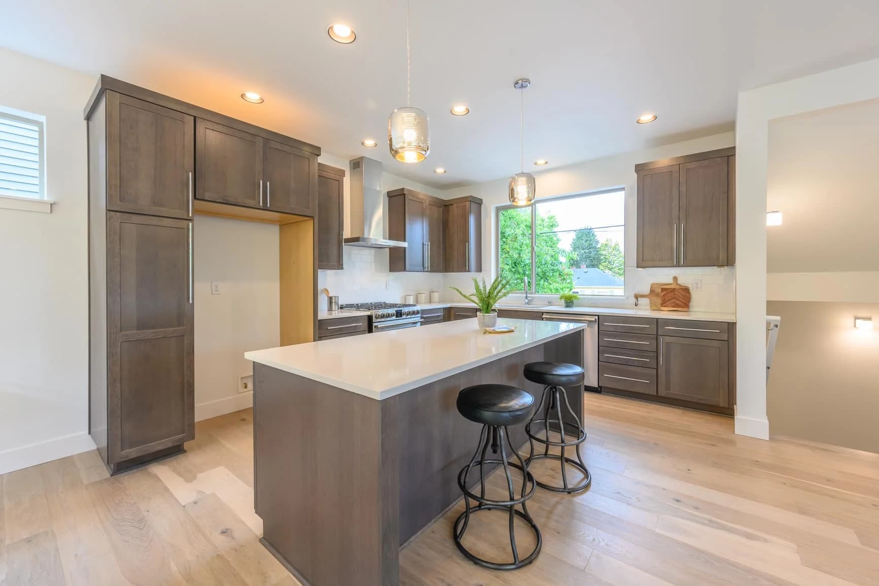 1886 NE Holman St - Photo 4