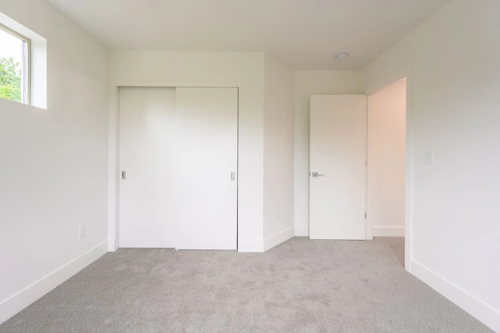 1886 NE Holman St - Photo 27