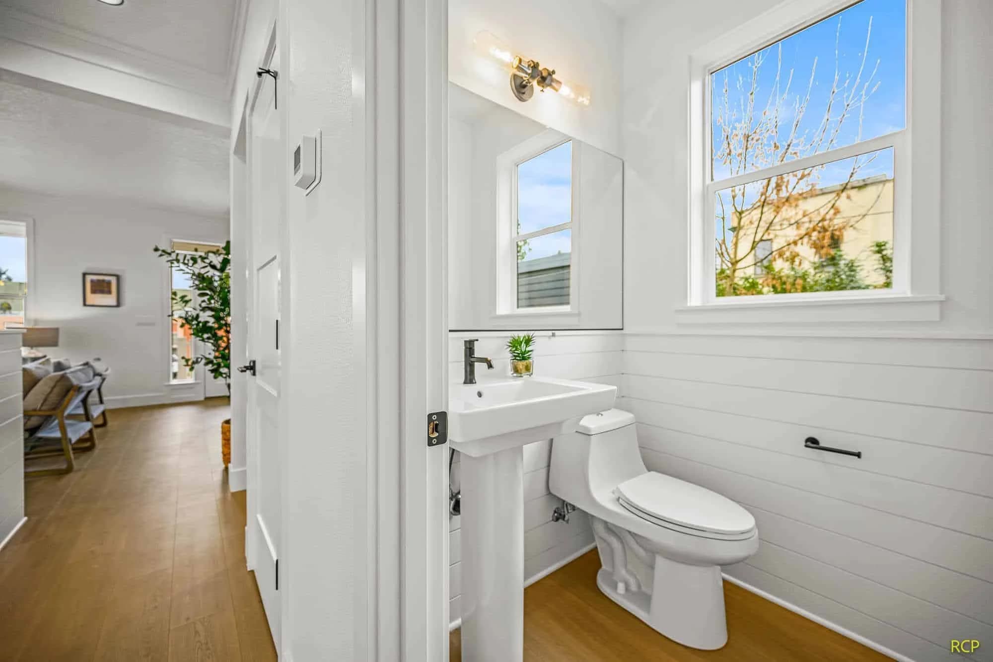 8165 N Brandon Ave - Photo 9