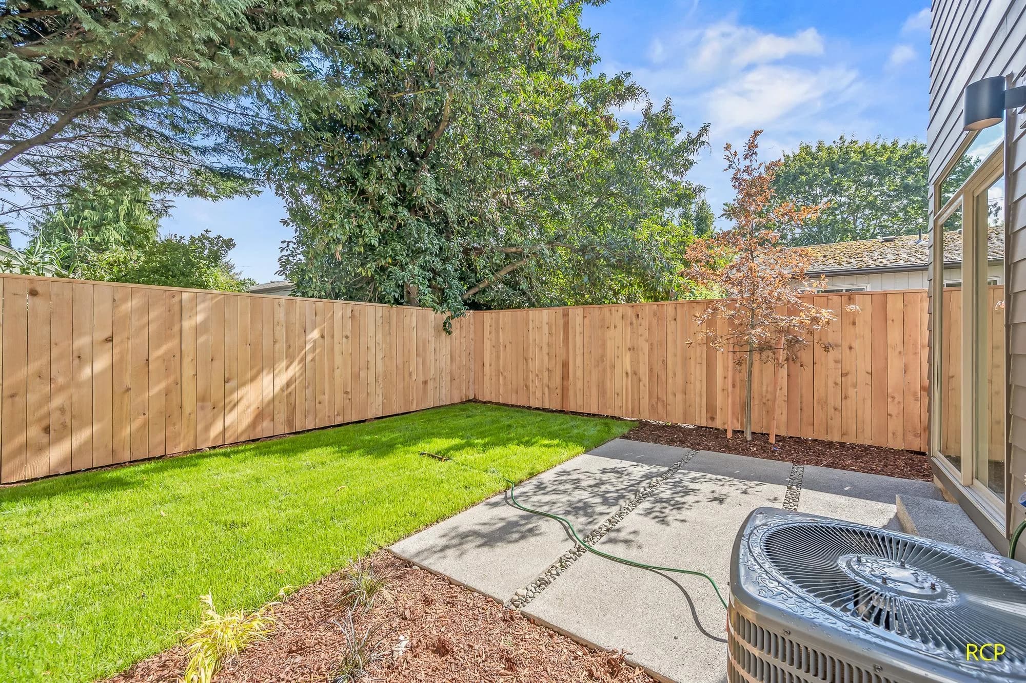 8454 N Seward Ave - Photo 5