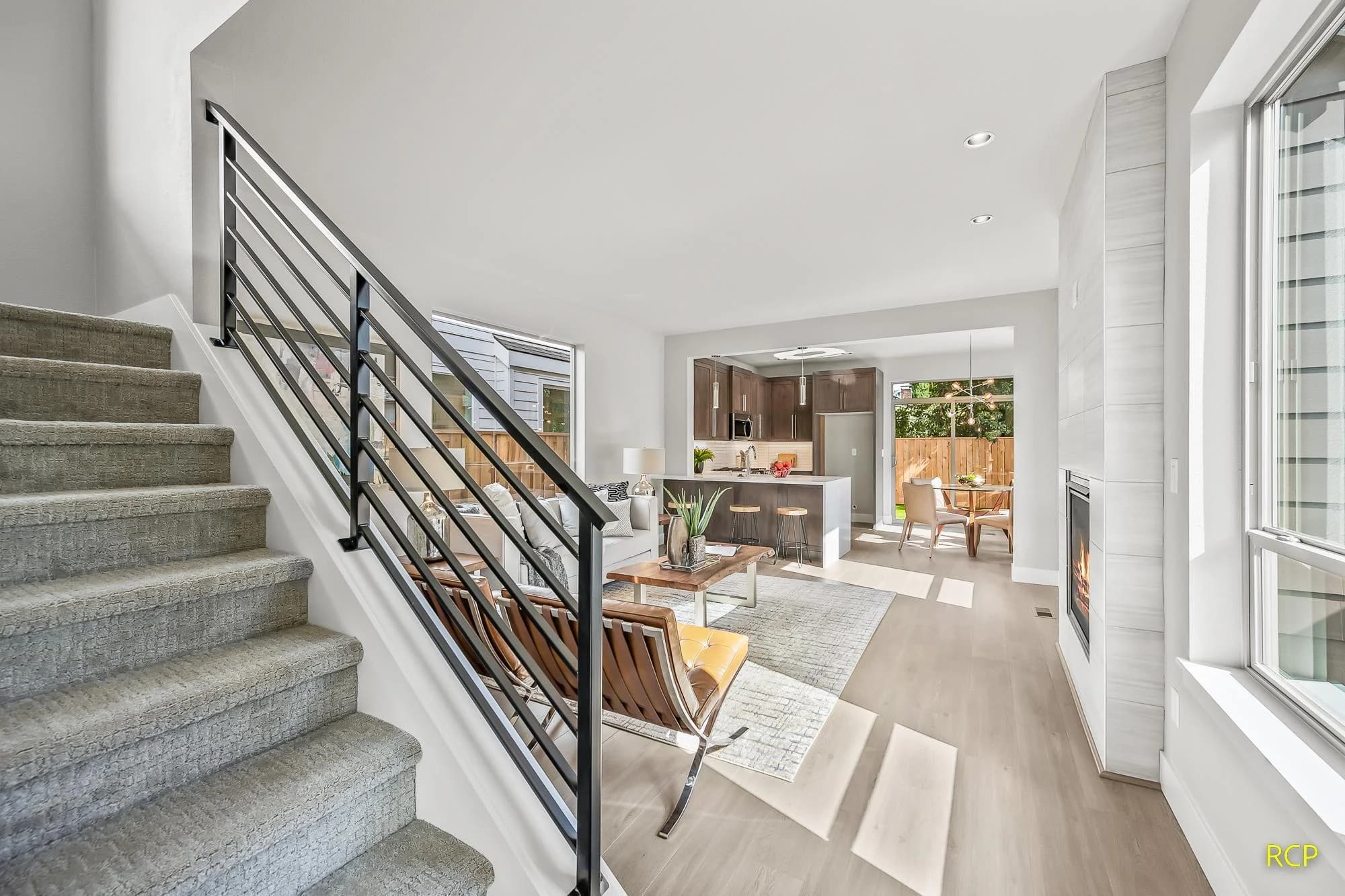 8454 N Seward Ave - Photo 7