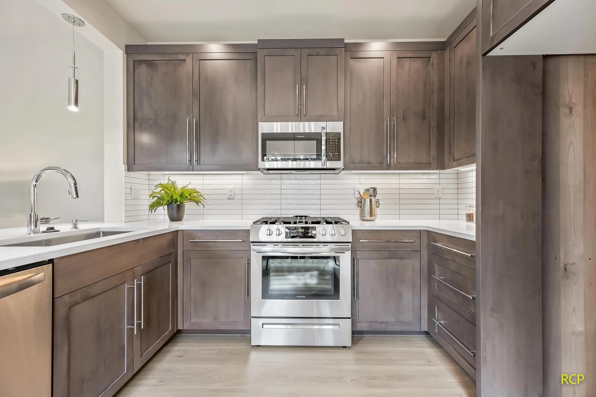 8454 N Seward Ave - Photo 11