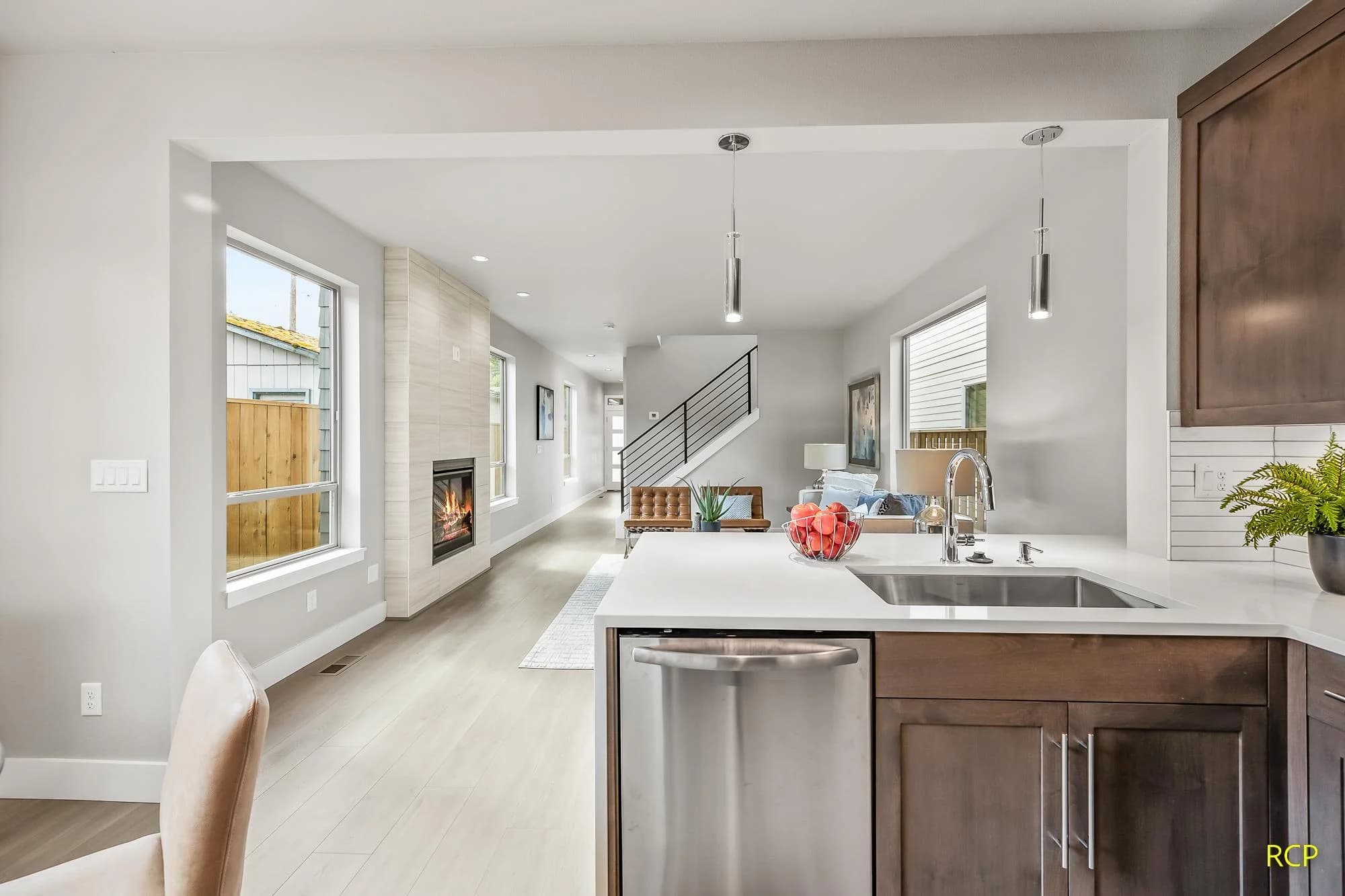 8454 N Seward Ave - Photo 13