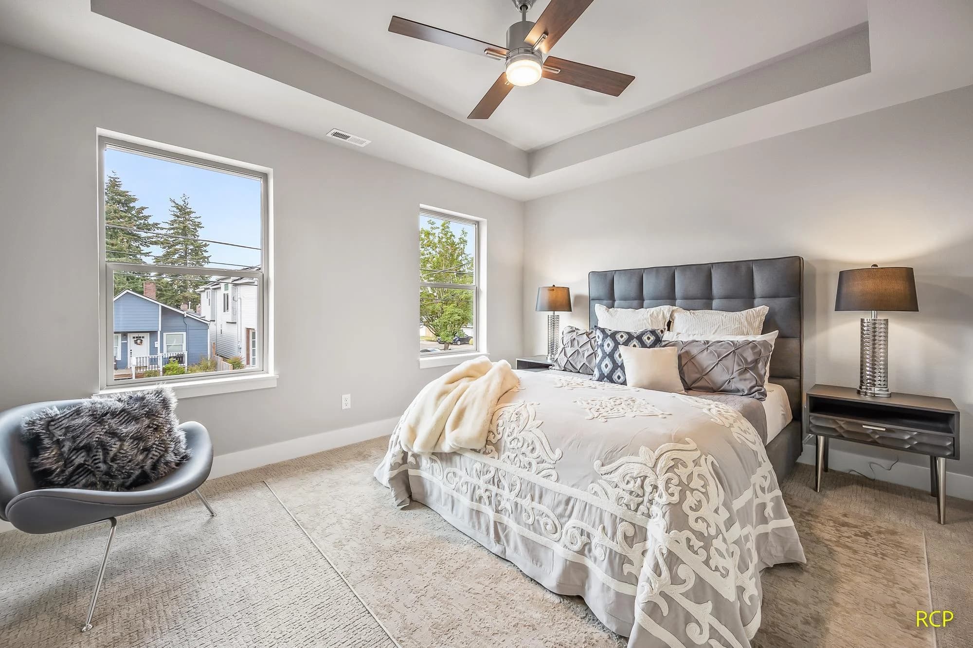 8454 N Seward Ave - Photo 14