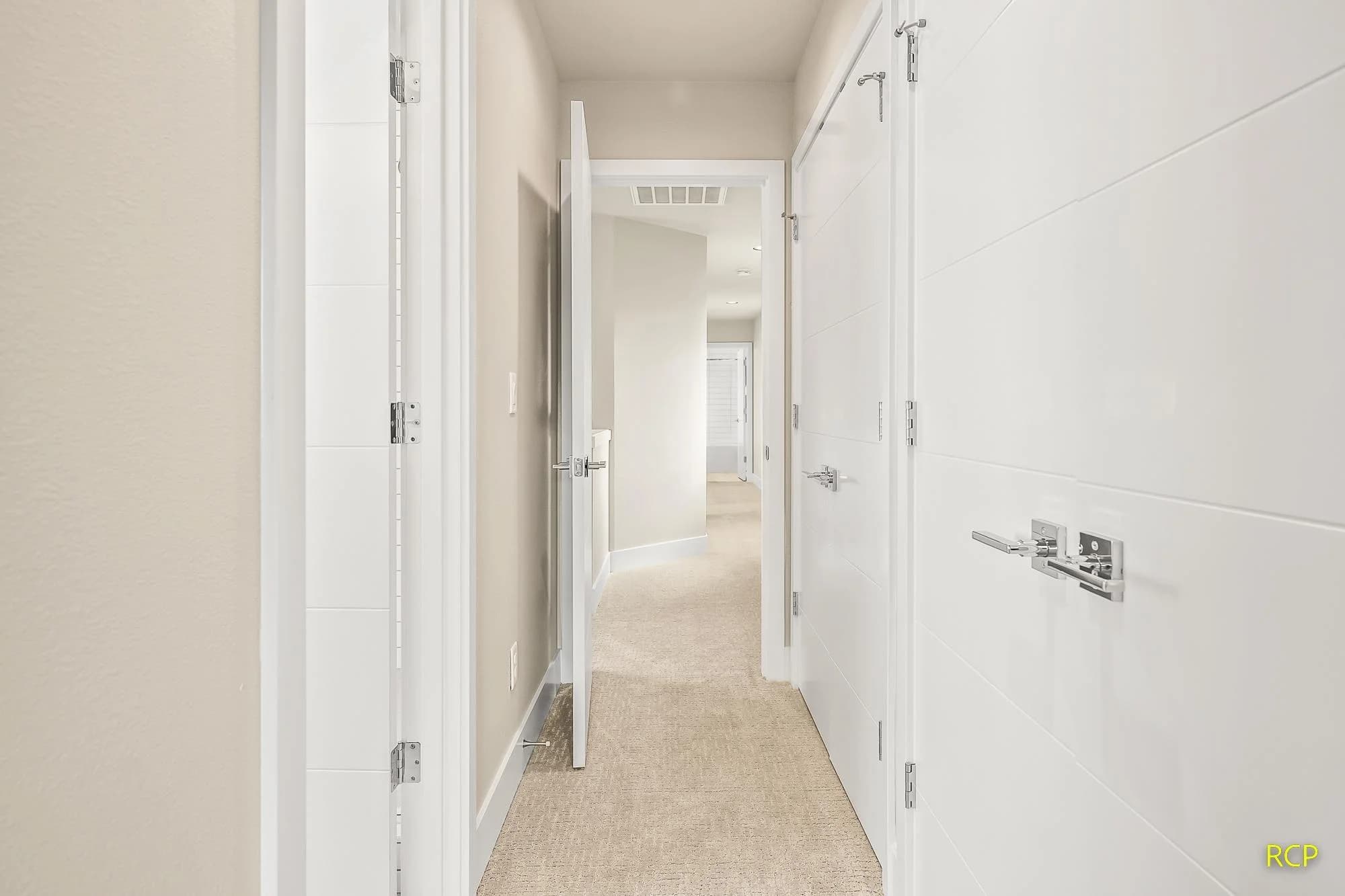 8454 N Seward Ave - Photo 16