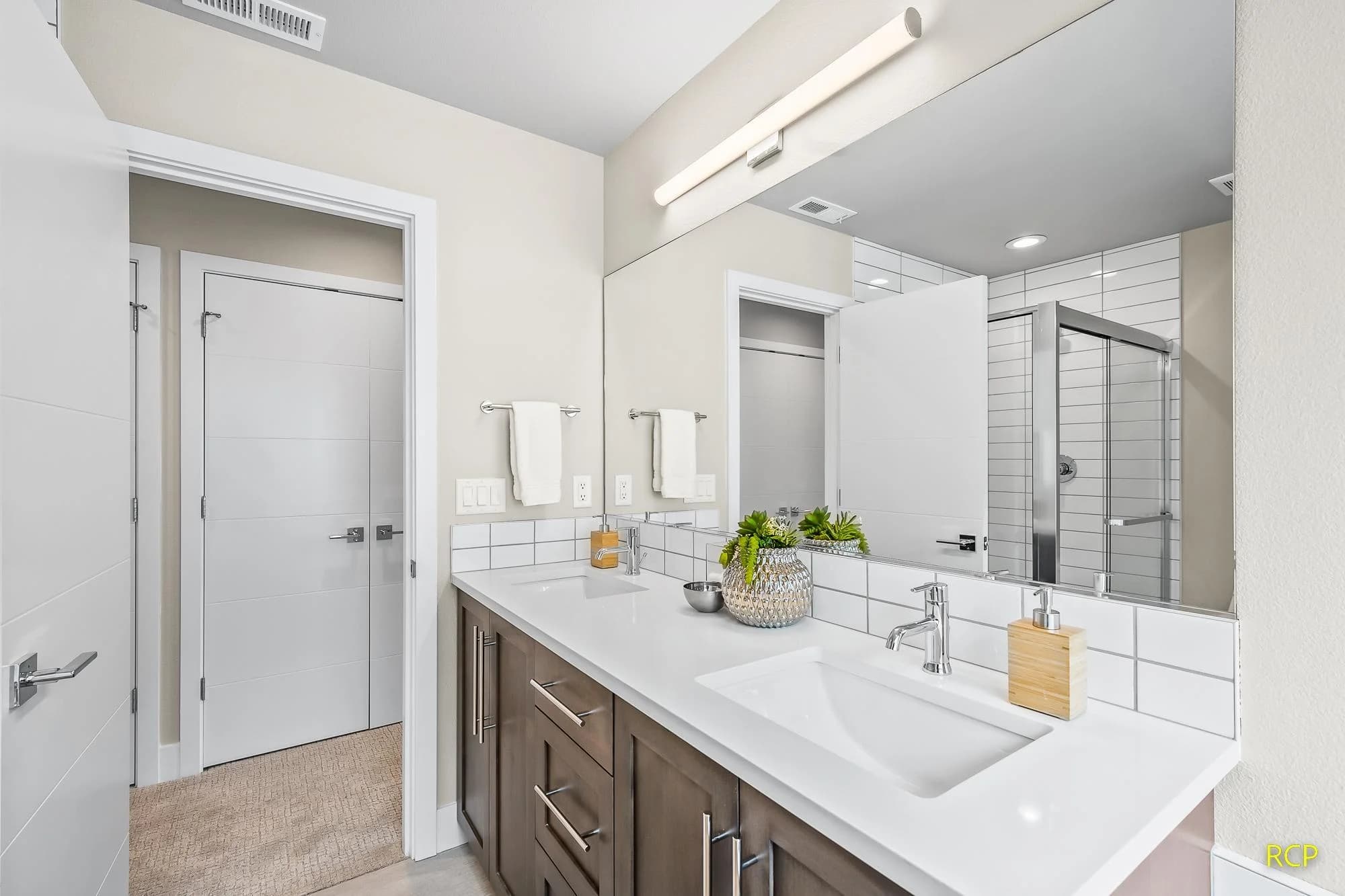 8454 N Seward Ave - Photo 19