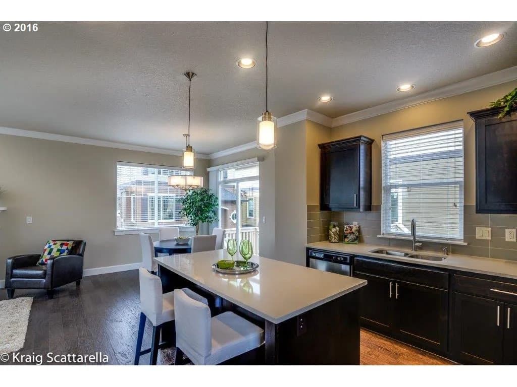 Carriage House Village - Photo 9