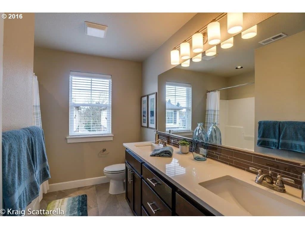 Carriage House Village - Photo 16