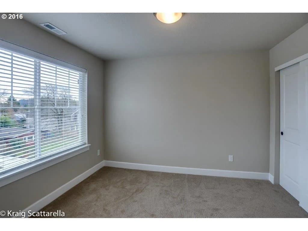 Carriage House Village - Photo 17