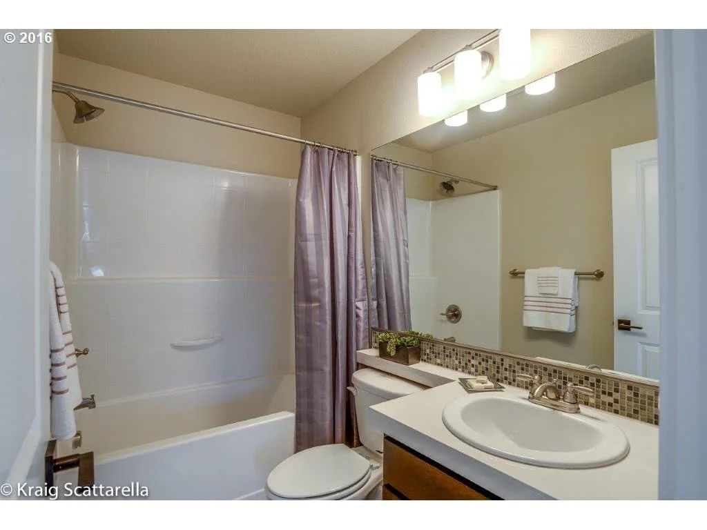 Carriage House Village - Photo 18