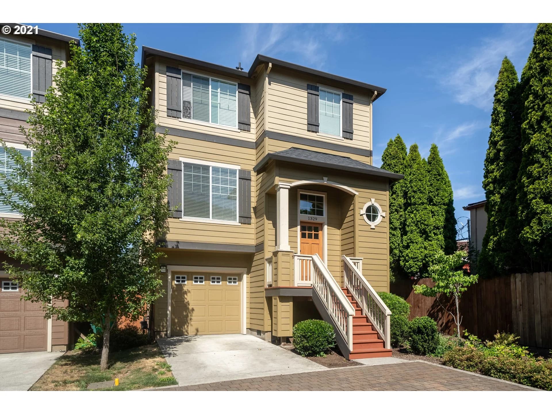 Carriage House Village - Photo 22