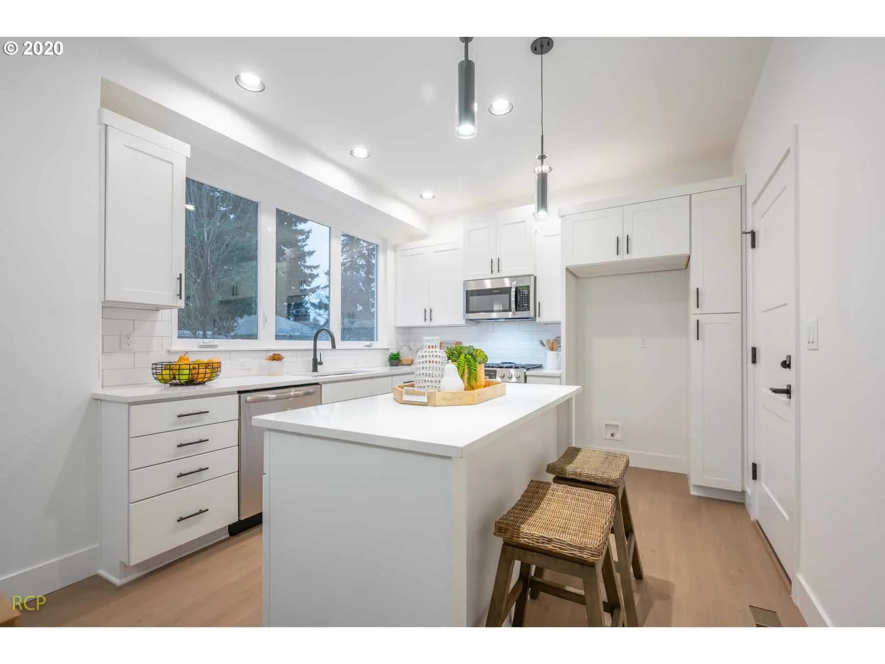 Discovery Park Condominiums - Photo 11