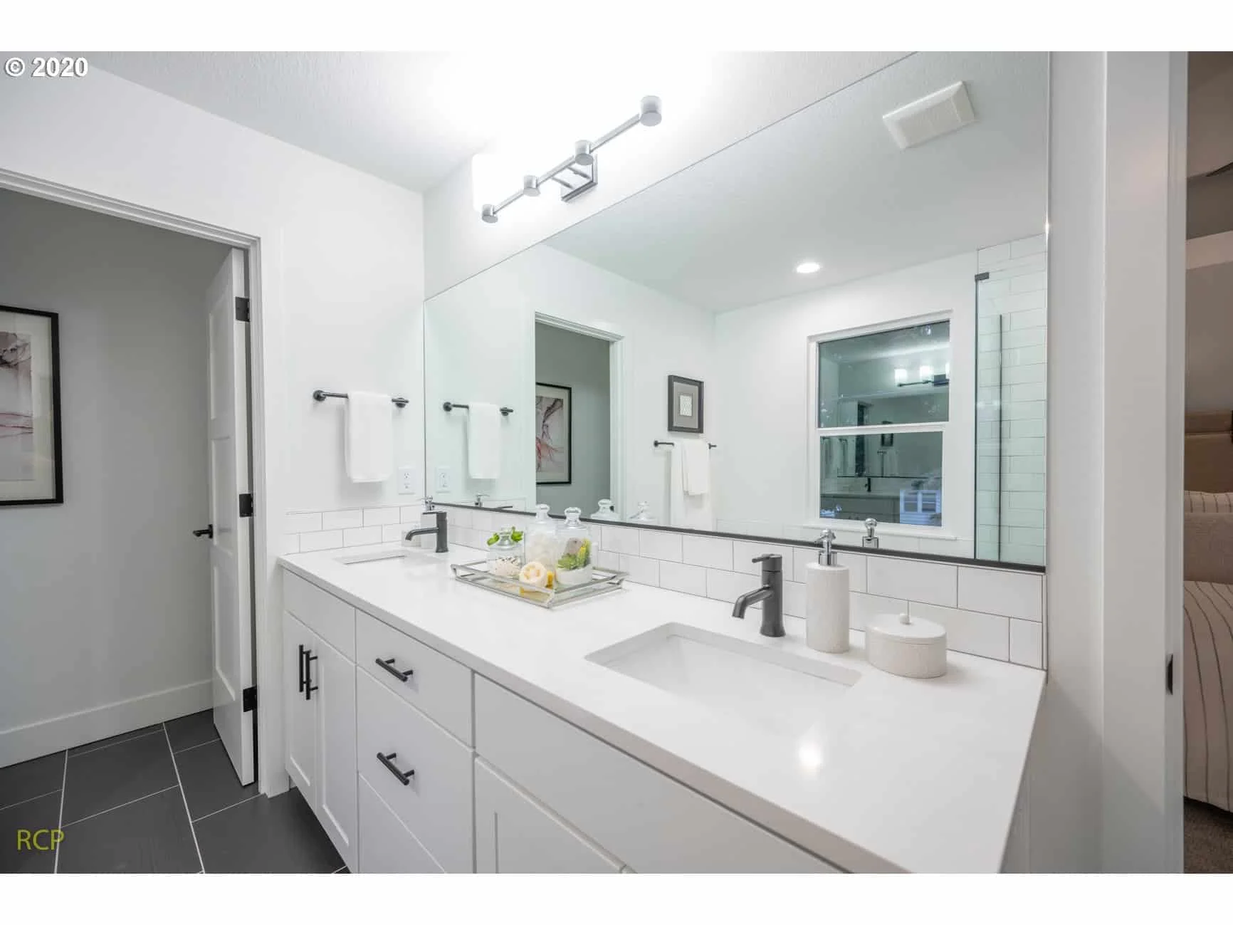 Discovery Park Condominiums - Photo 20