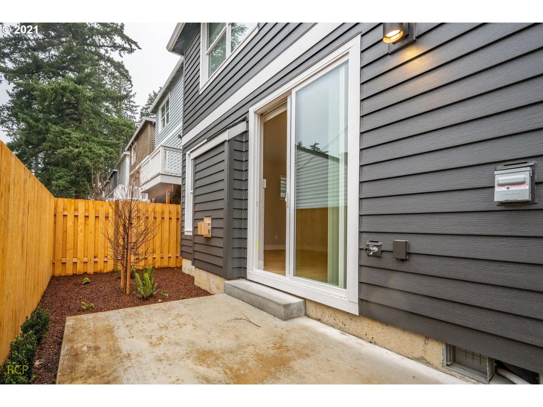 Discovery Park Condominiums - Photo 29