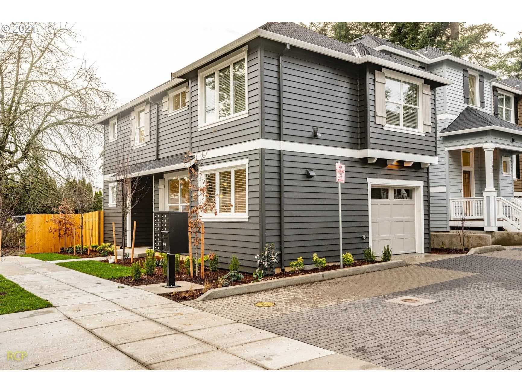 Discovery Park Condominiums - Photo 3