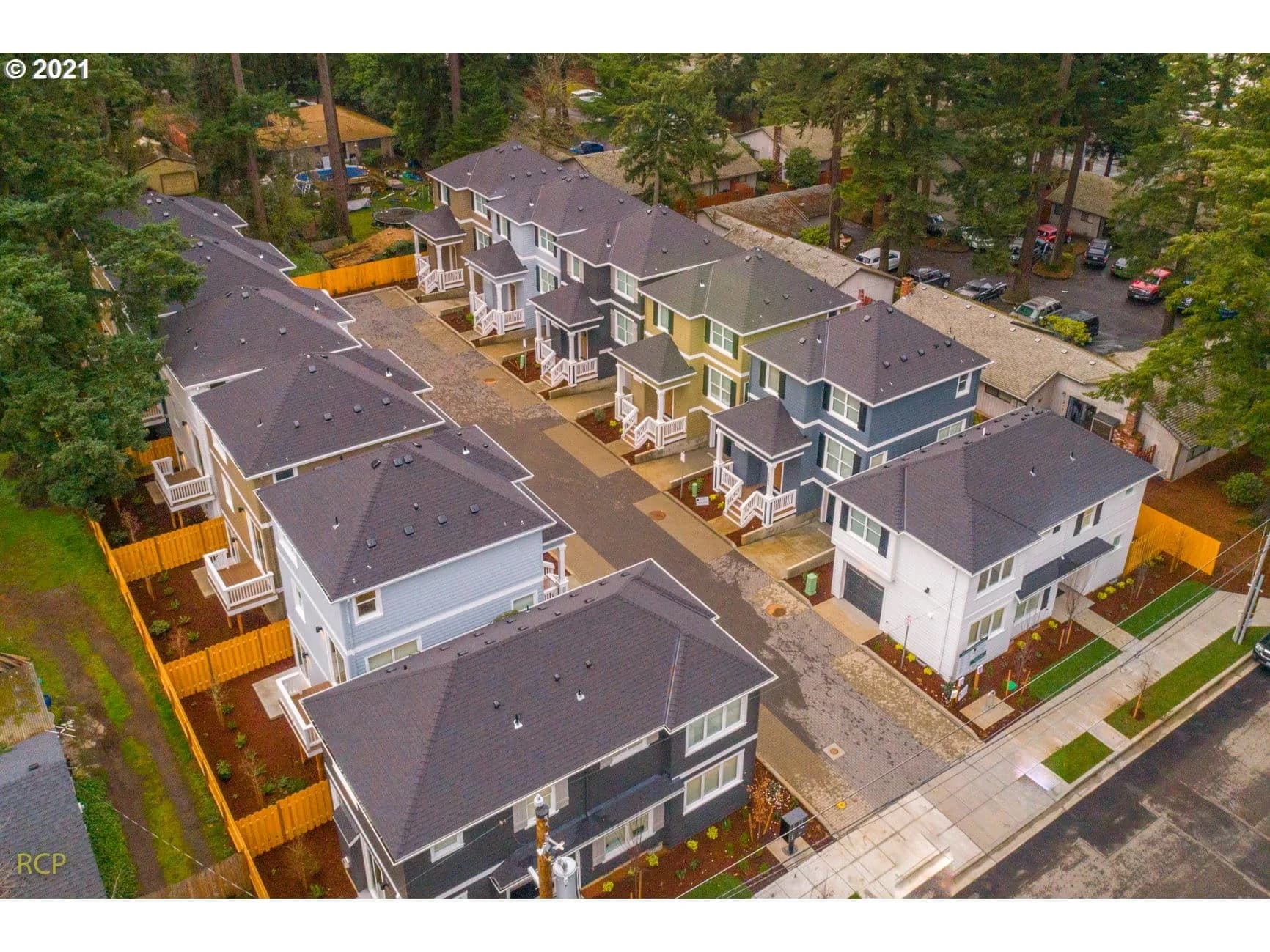 Discovery Park Condominiums - Photo 30