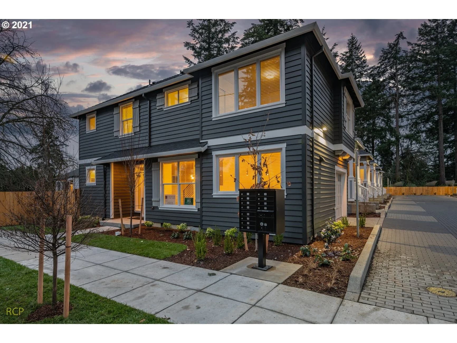 Discovery Park Condominiums - Photo 31