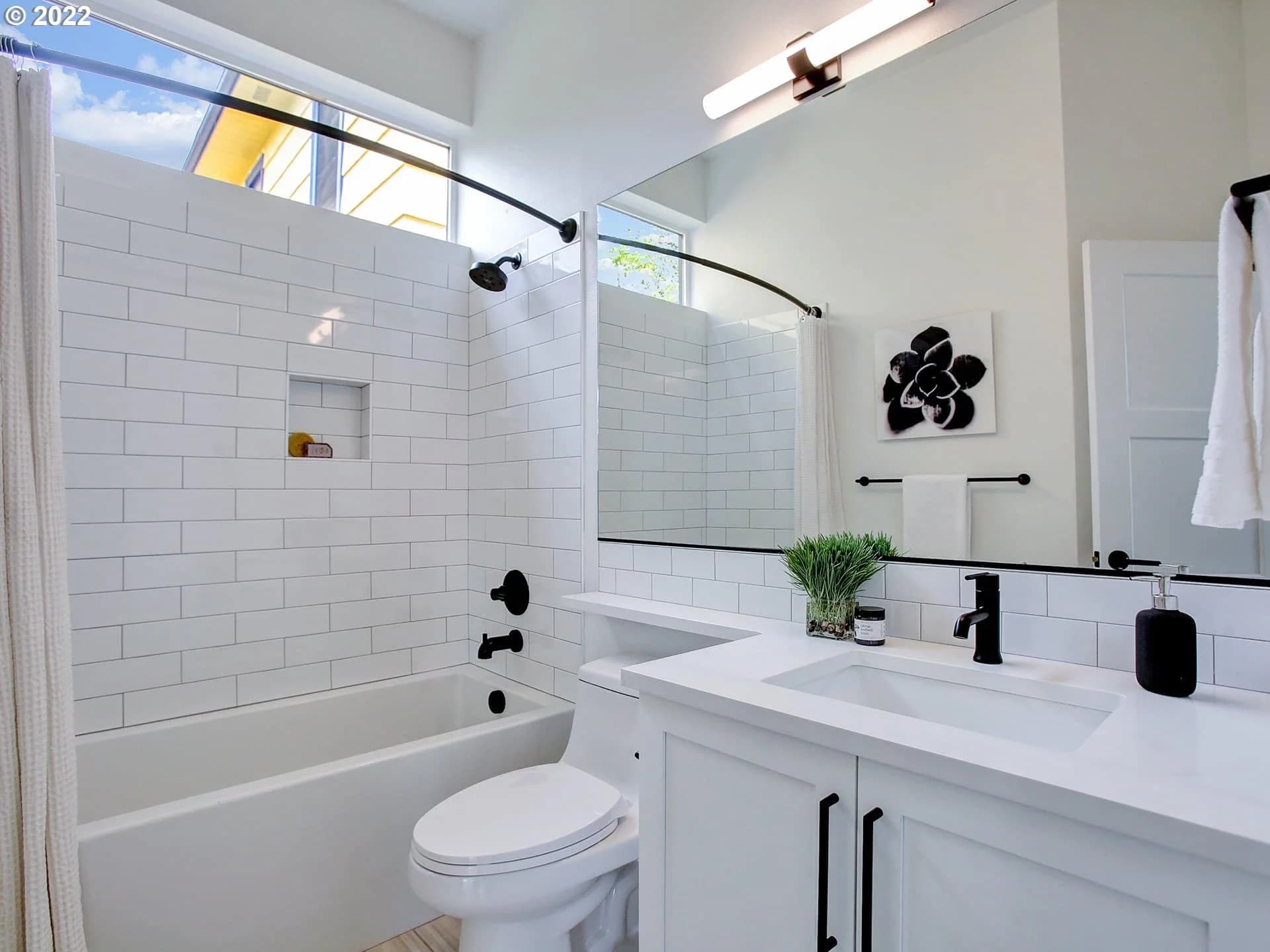 6704 N Knowles Ave - Photo 15