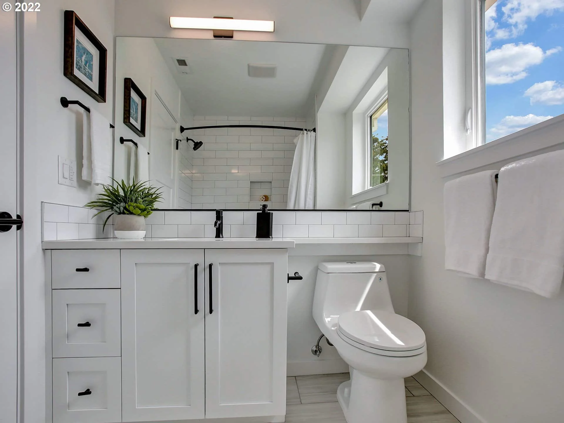 6704 N Knowles Ave - Photo 23