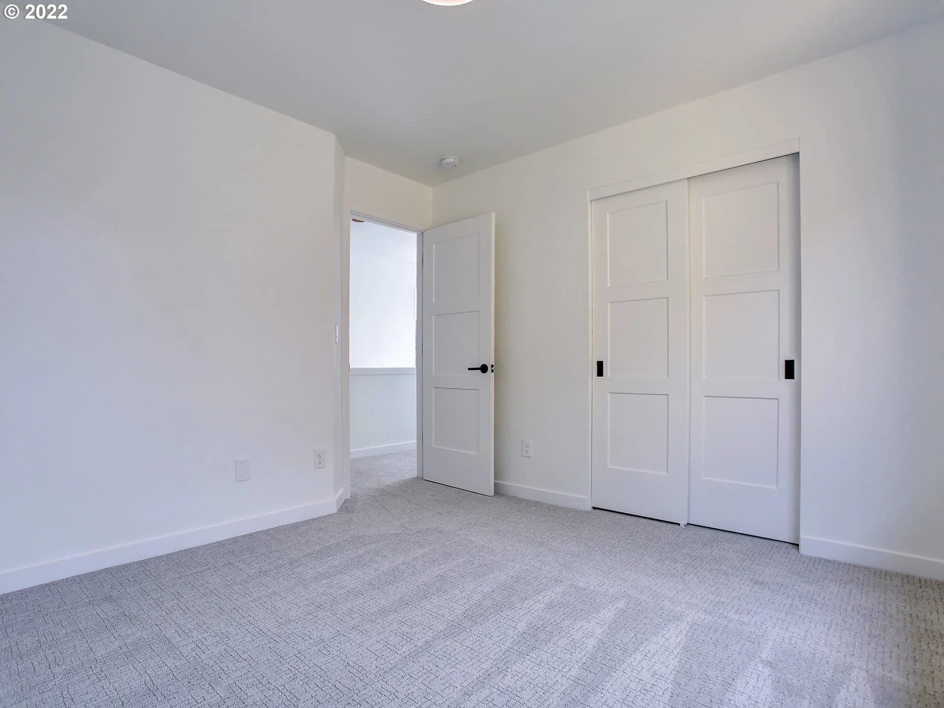 6704 N Knowles Ave - Photo 26