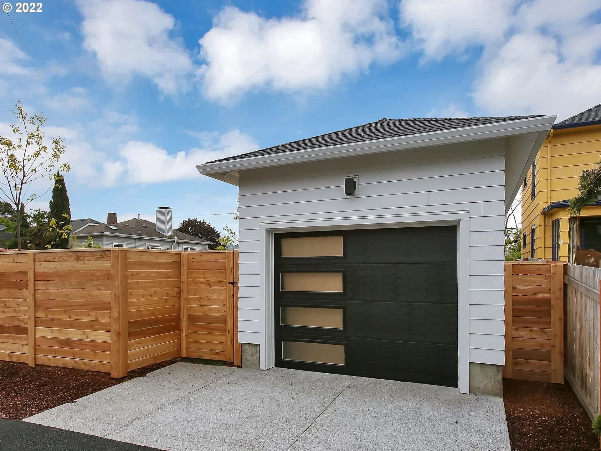 6704 N Knowles Ave - Photo 28