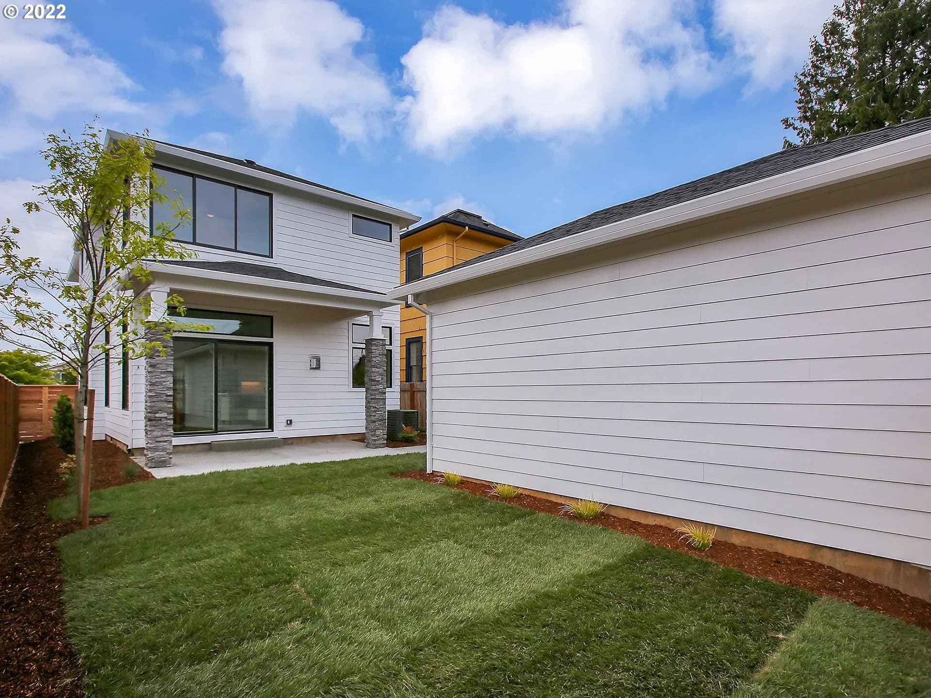 6704 N Knowles Ave - Photo 29