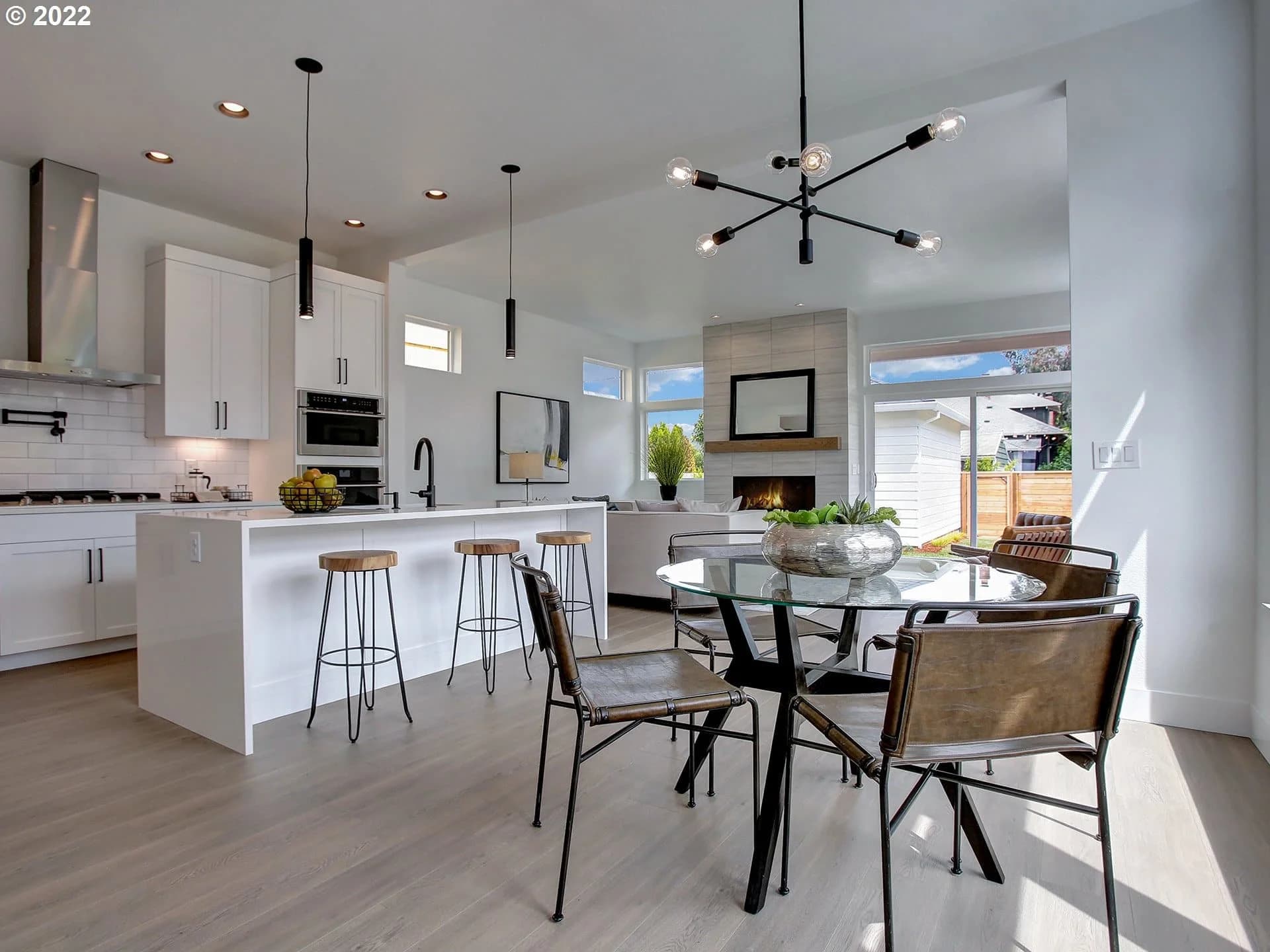 6704 N Knowles Ave - Photo 5