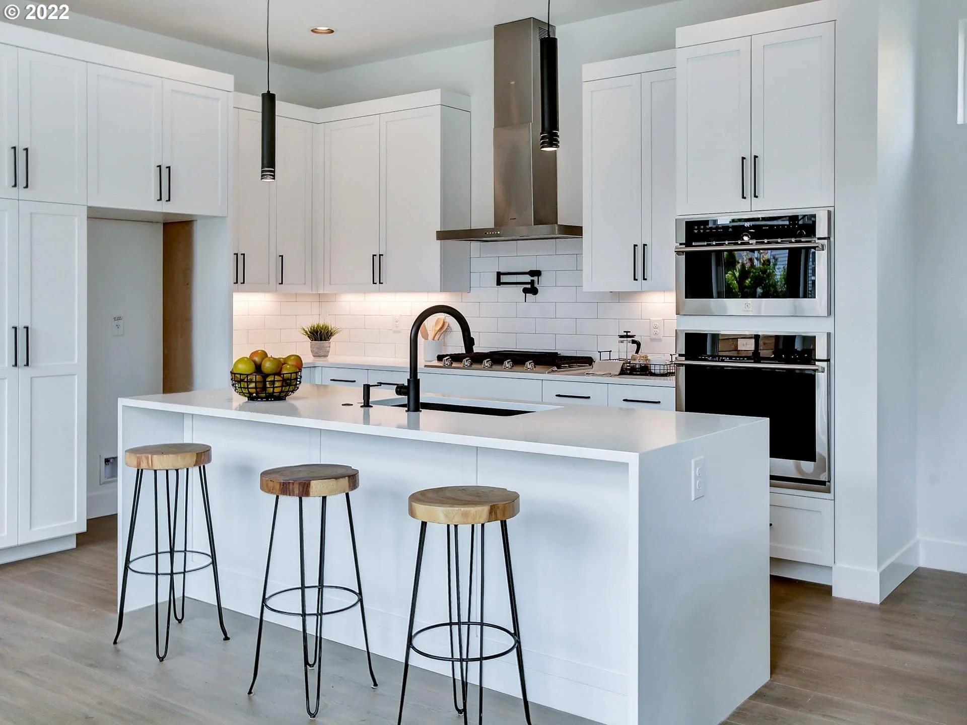 6704 N Knowles Ave - Photo 6