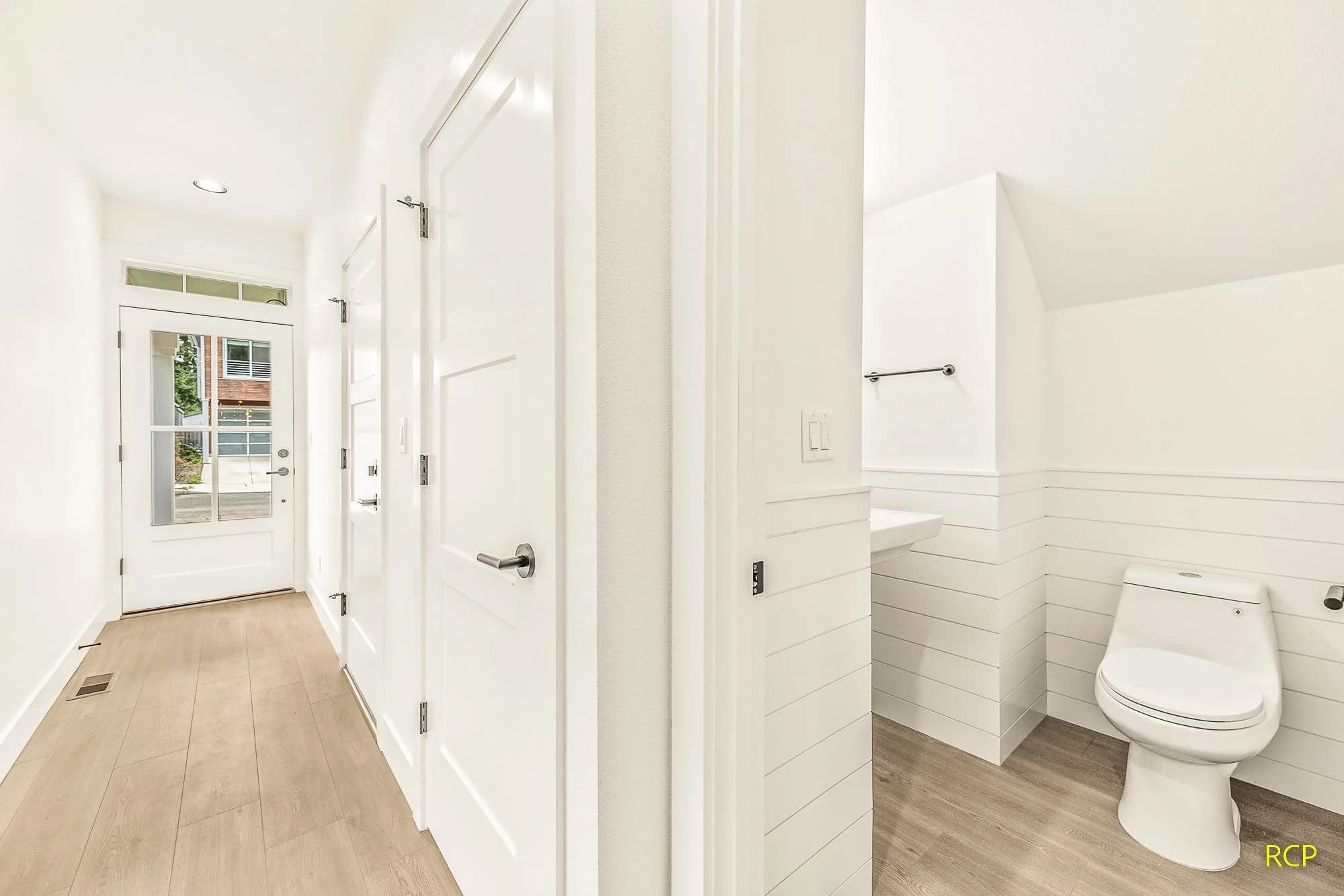 8450 N Seward Ave - Photo 11