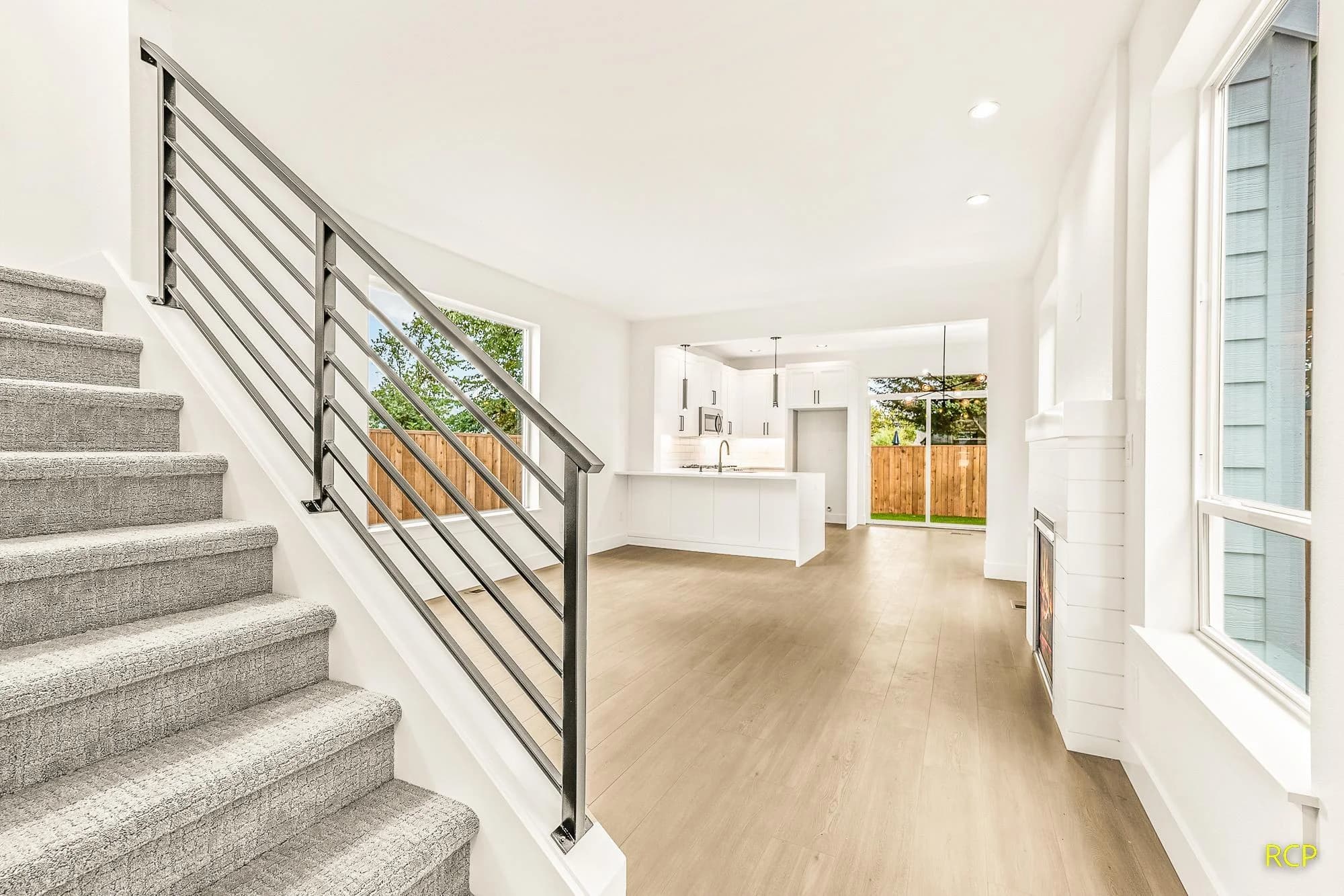 8450 N Seward Ave - Photo 13