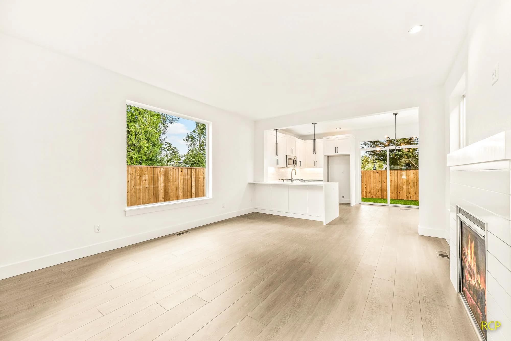 8450 N Seward Ave - Photo 14