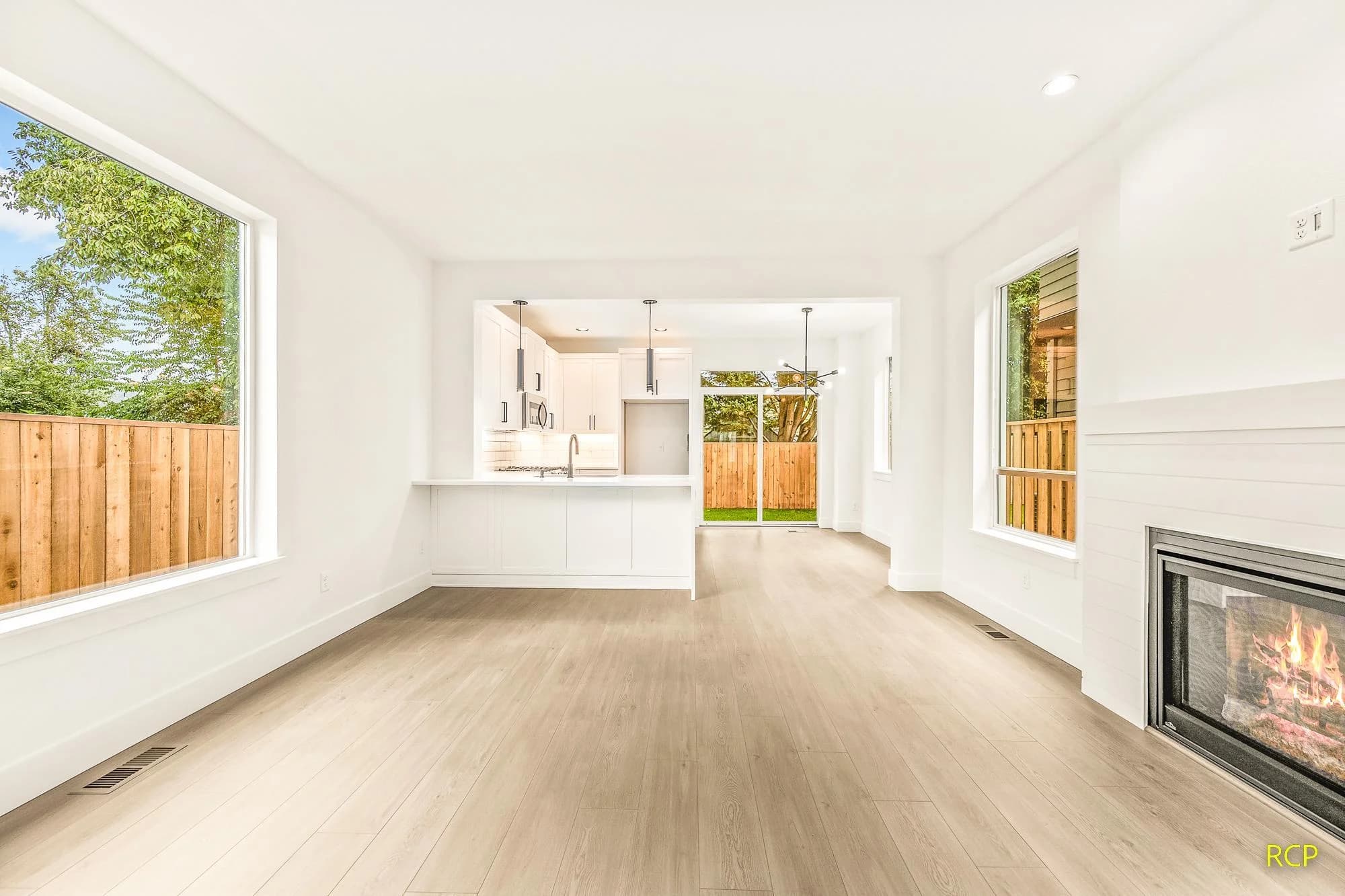 8450 N Seward Ave - Photo 15