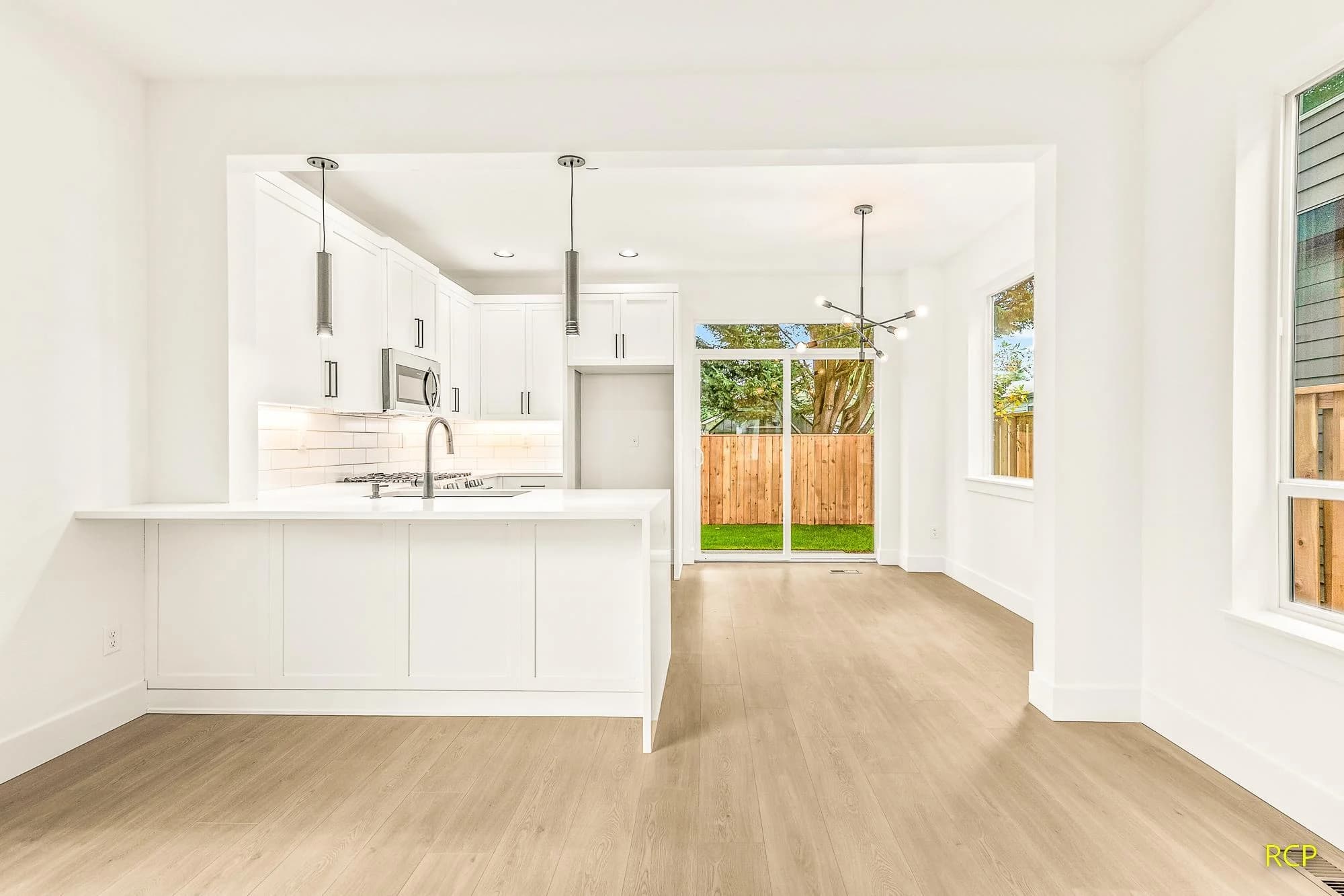 8450 N Seward Ave - Photo 18