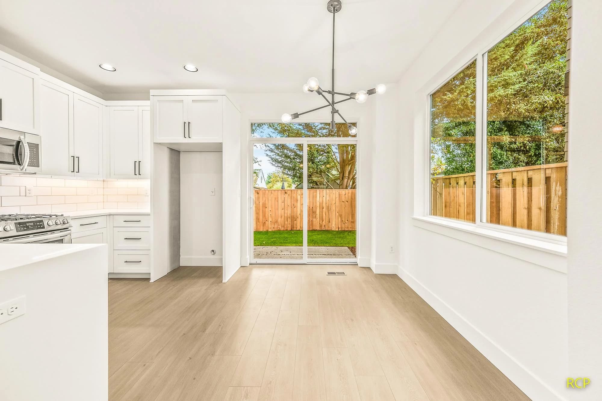 8450 N Seward Ave - Photo 19