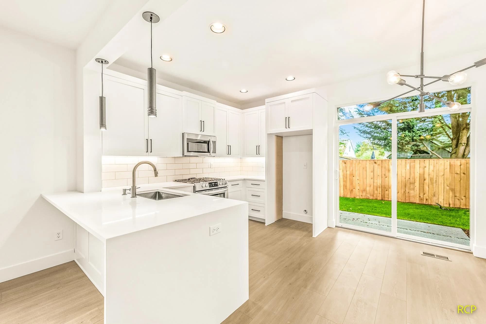 8450 N Seward Ave - Photo 20