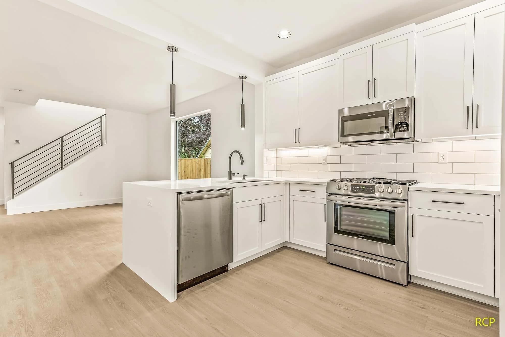 8450 N Seward Ave - Photo 22