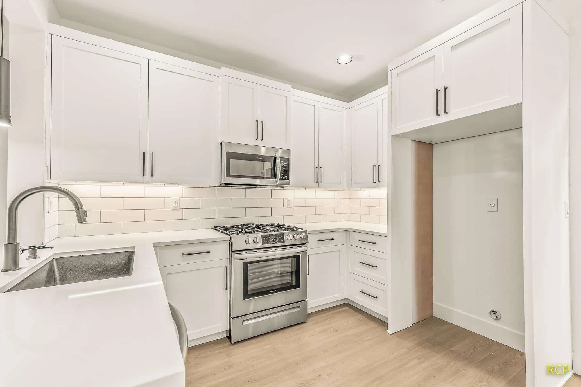 8450 N Seward Ave - Photo 23