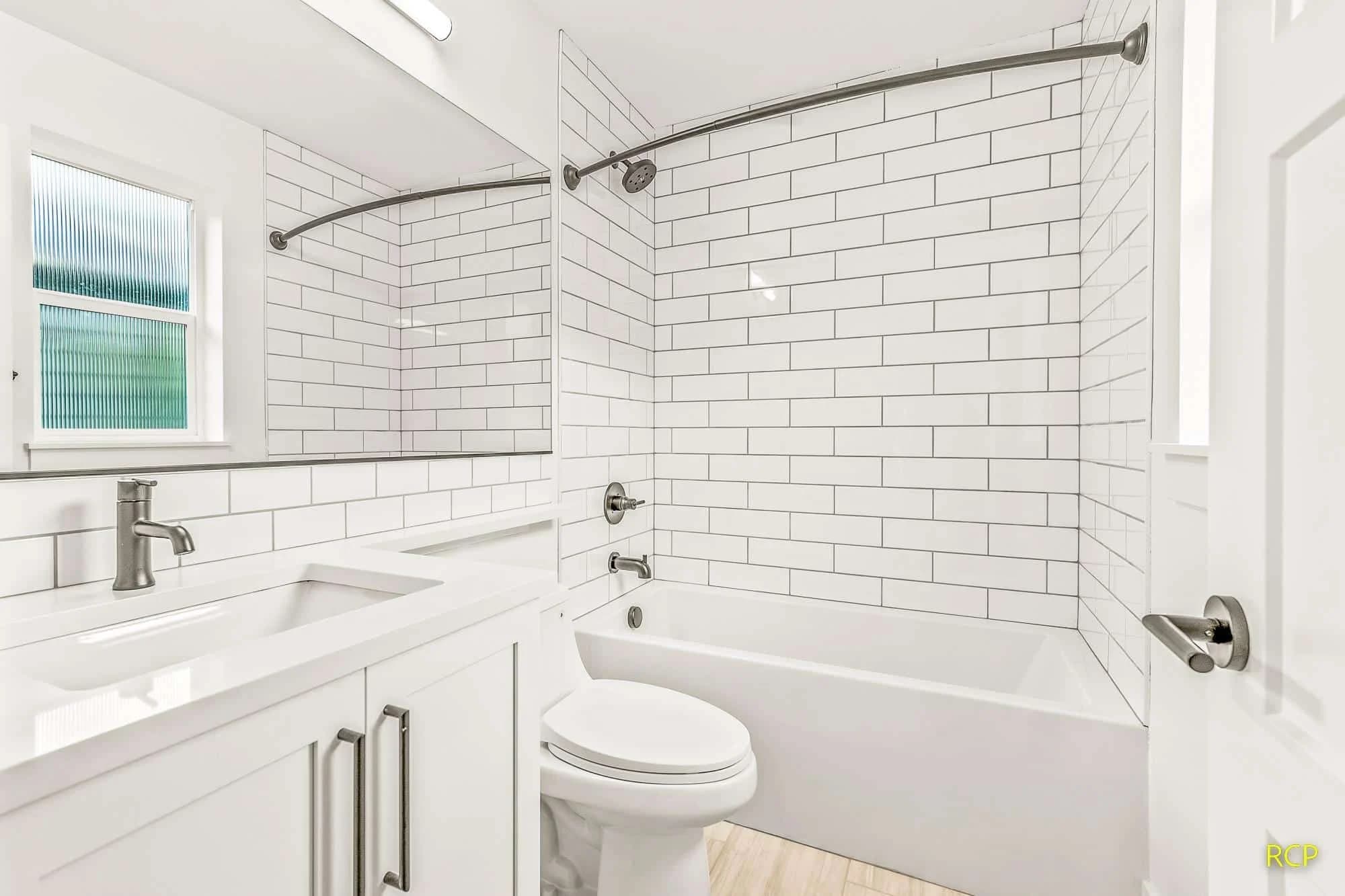 8450 N Seward Ave - Photo 33