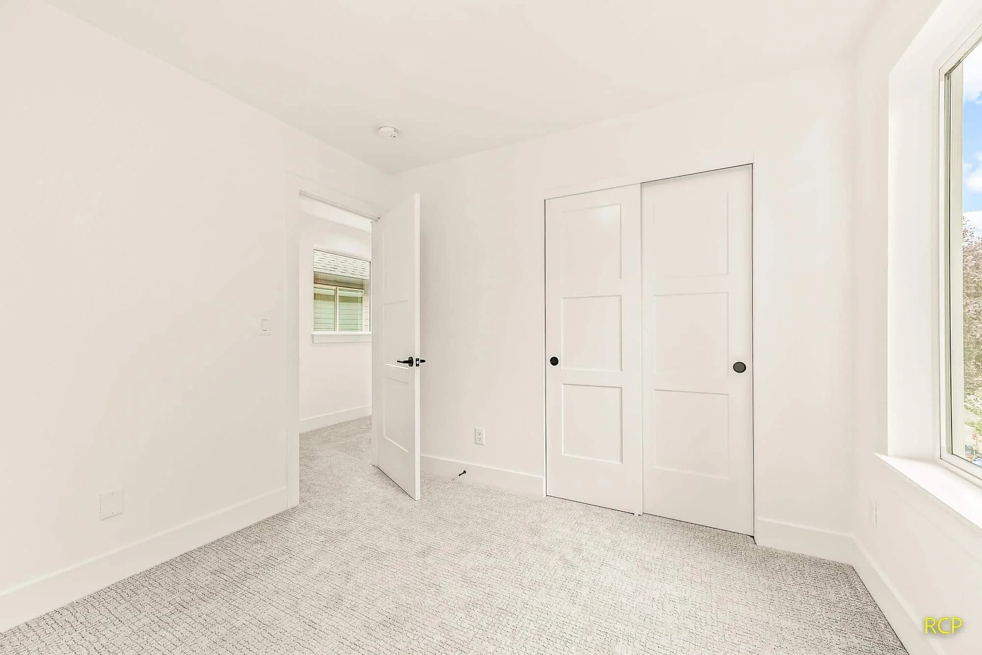 8450 N Seward Ave - Photo 35