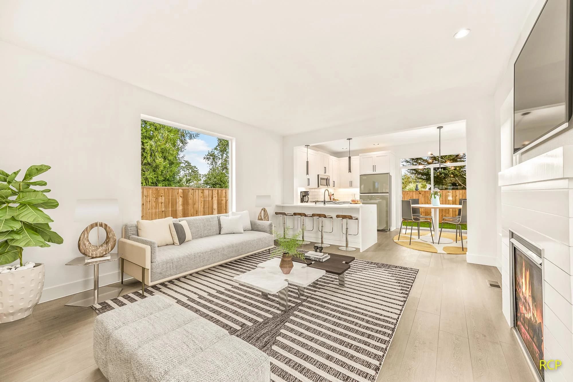 8450 N Seward Ave - Photo 5