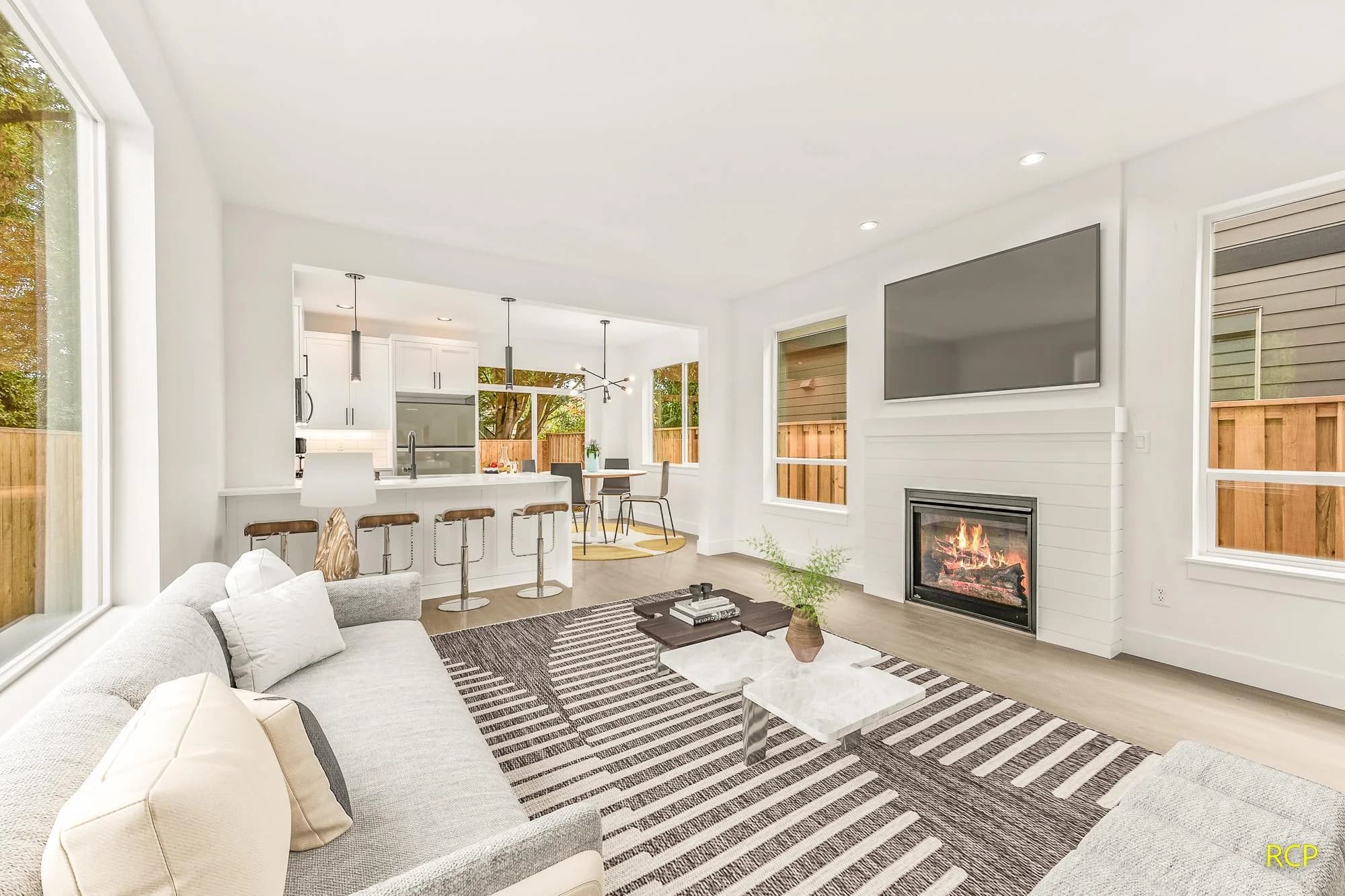 8450 N Seward Ave - Photo 6