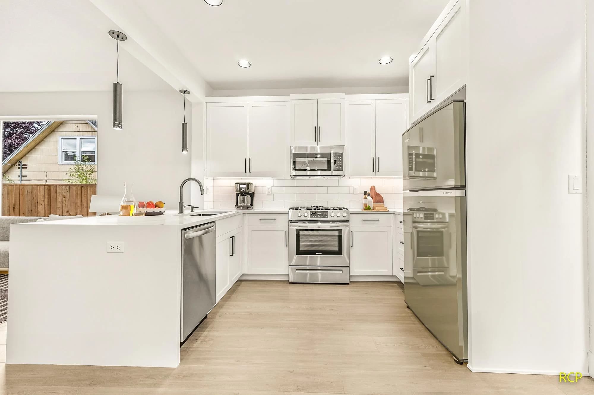 8450 N Seward Ave - Photo 8