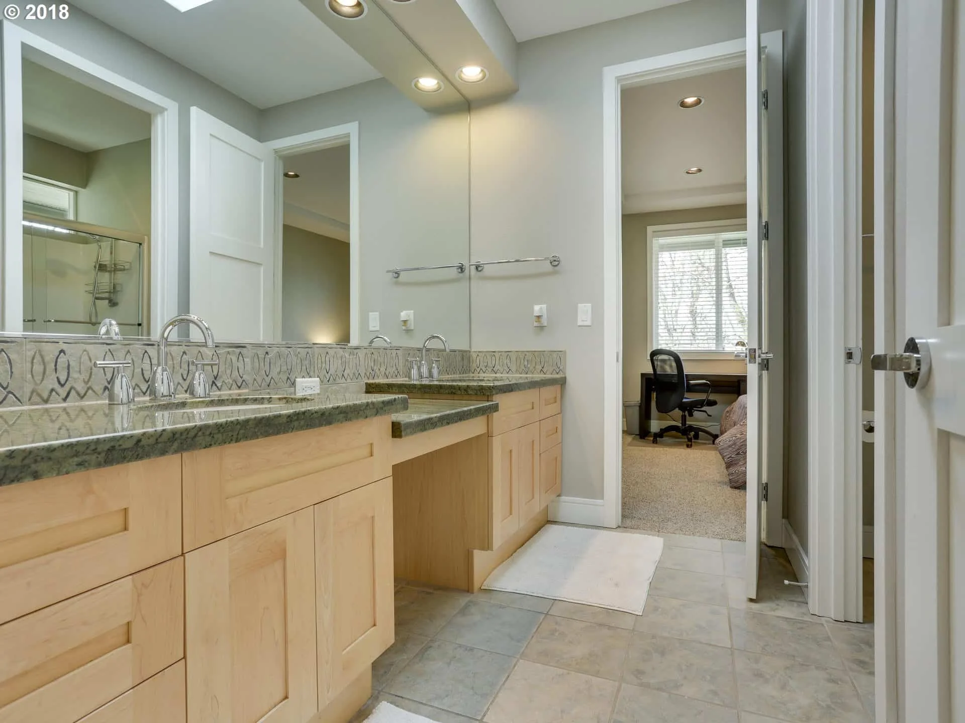 120 SW Moonridge Place - Photo 21