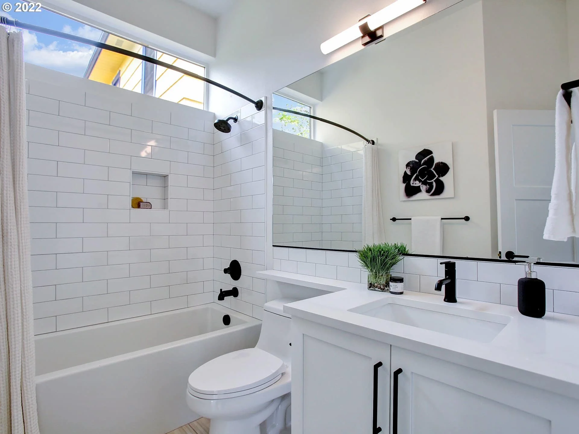 6704 N Knowles Ave - Photo 15