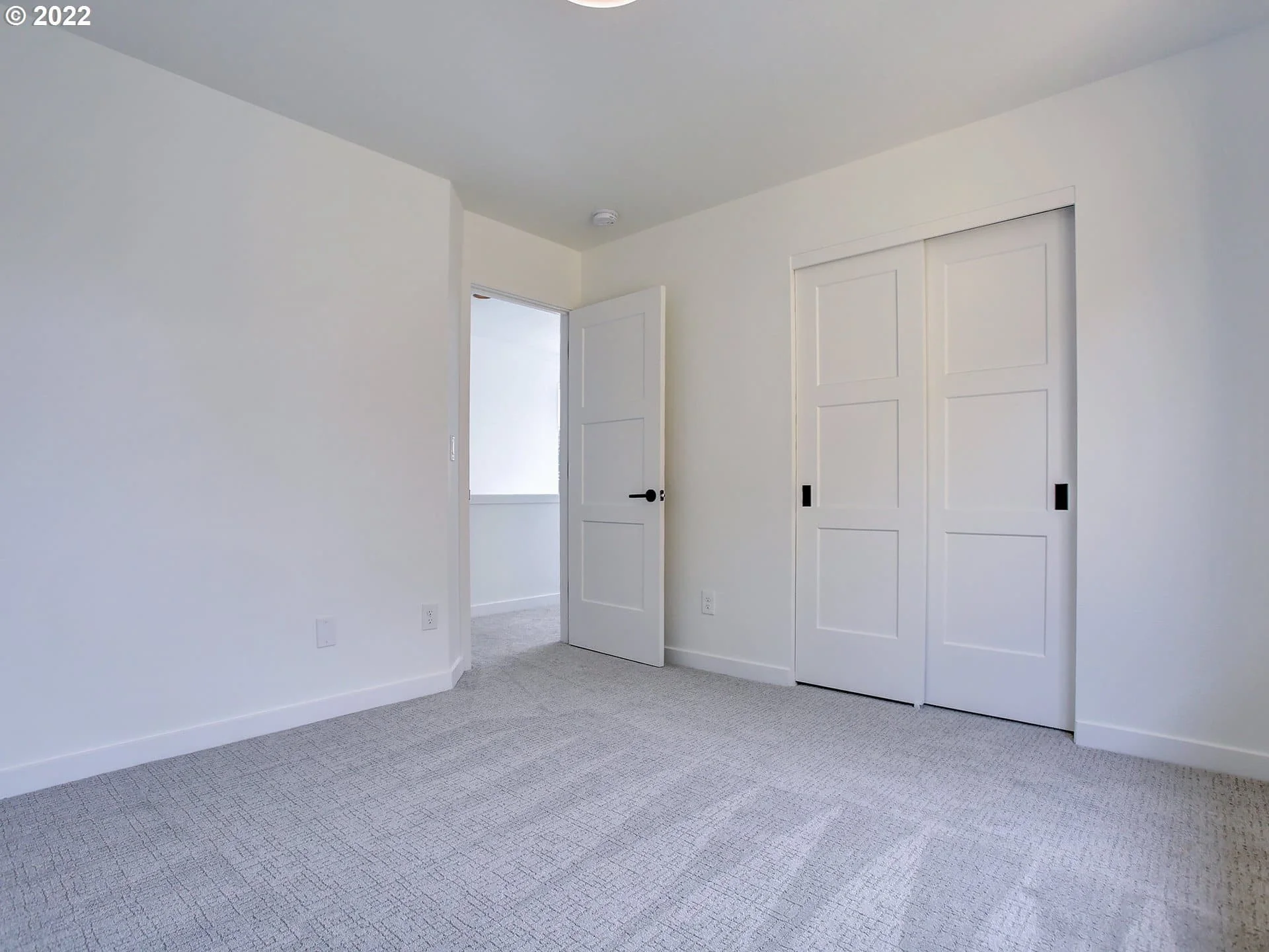 6704 N Knowles Ave - Photo 26